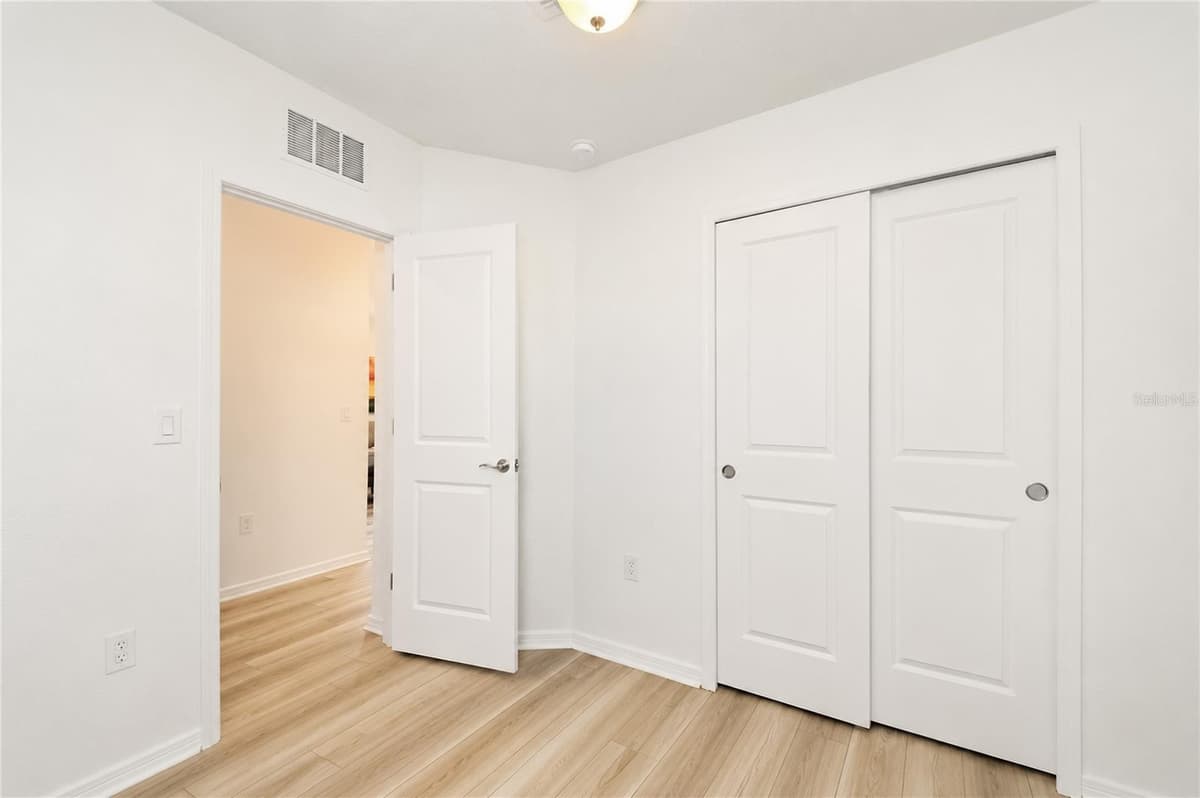 5517 85TH AVENUE ROAD — photo 8 of 46