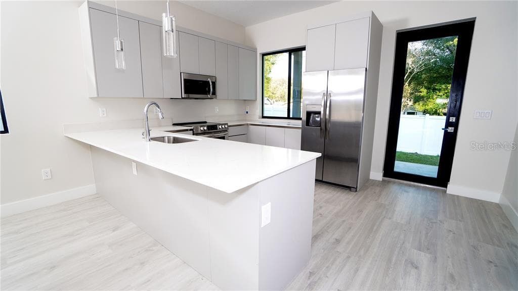 404 SEWARD STREET — photo 9 of 28