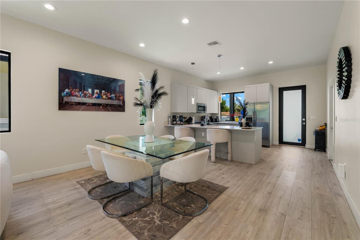 404 SEWARD STREET — photo 8 of 28