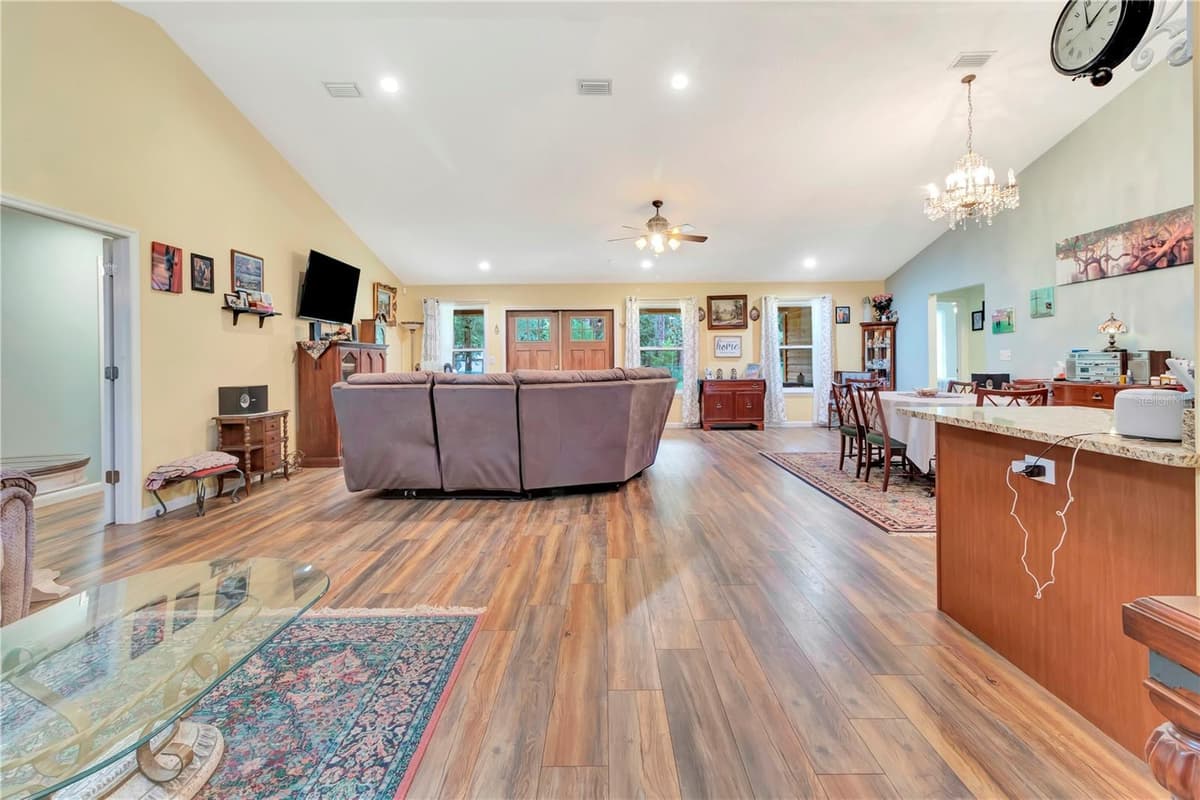7427 REDWING ROAD — photo 12 of 49