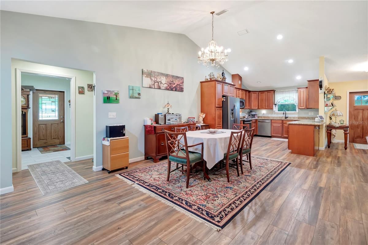 7427 REDWING ROAD — photo 11 of 49