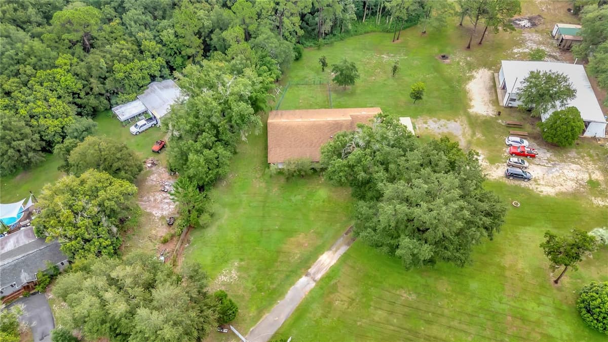 7427 REDWING ROAD — photo 43 of 49