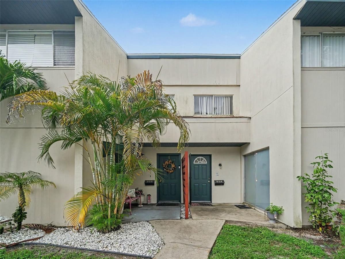 908 BYRON LANE — photo 1 of 37