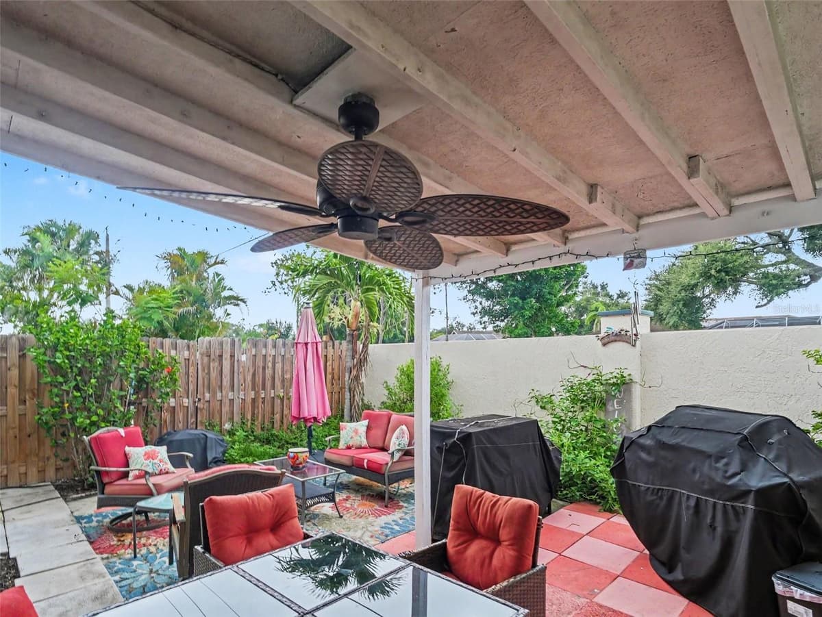 908 BYRON LANE — photo 26 of 37