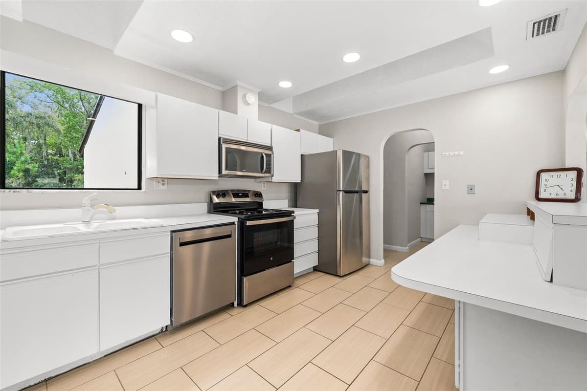 1636 51ST TERRACE — photo 8 of 47