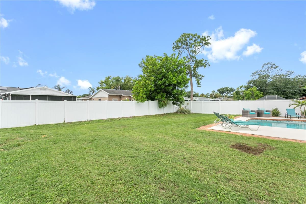 914 PLUM TREE LANE — photo 31 of 34