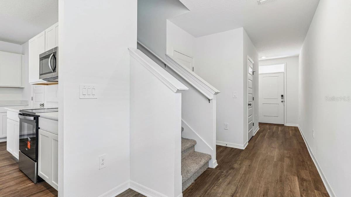 5588 TAVERNA LOOP — photo 2 of 35