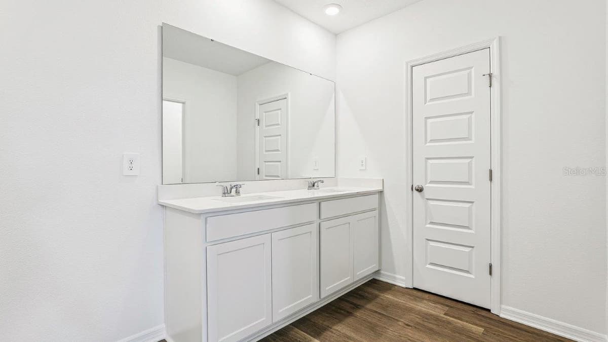 5588 TAVERNA LOOP — photo 23 of 35