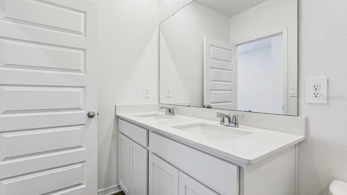 5588 TAVERNA LOOP — photo 30 of 35