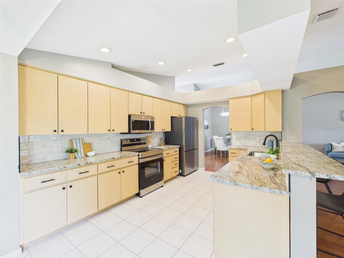 35601 WICKINGHAM COURT — photo 15 of 47
