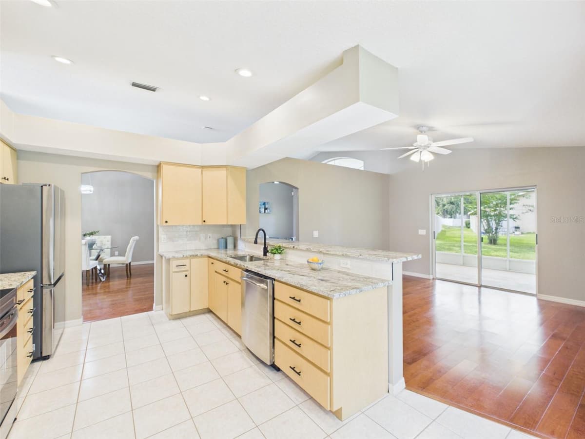 35601 WICKINGHAM COURT — photo 16 of 47