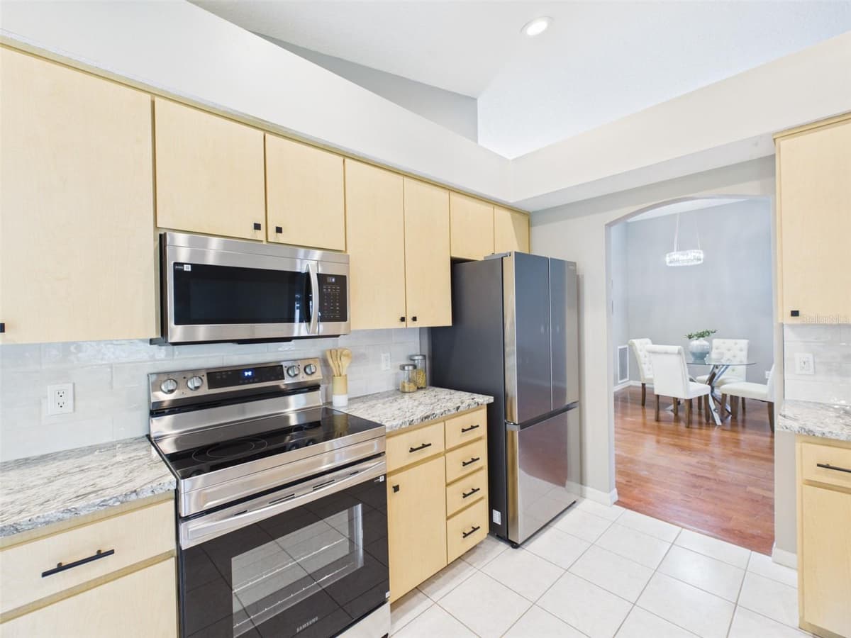 35601 WICKINGHAM COURT — photo 17 of 47