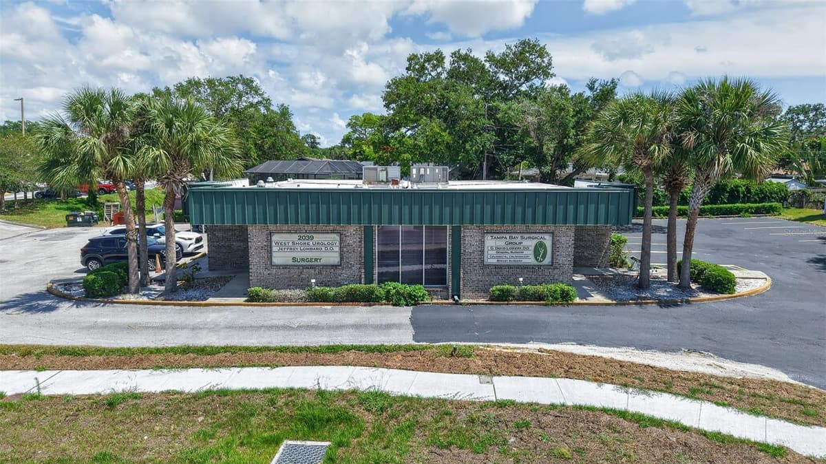 2039 INDIAN ROCKS ROAD — photo 3 of 34