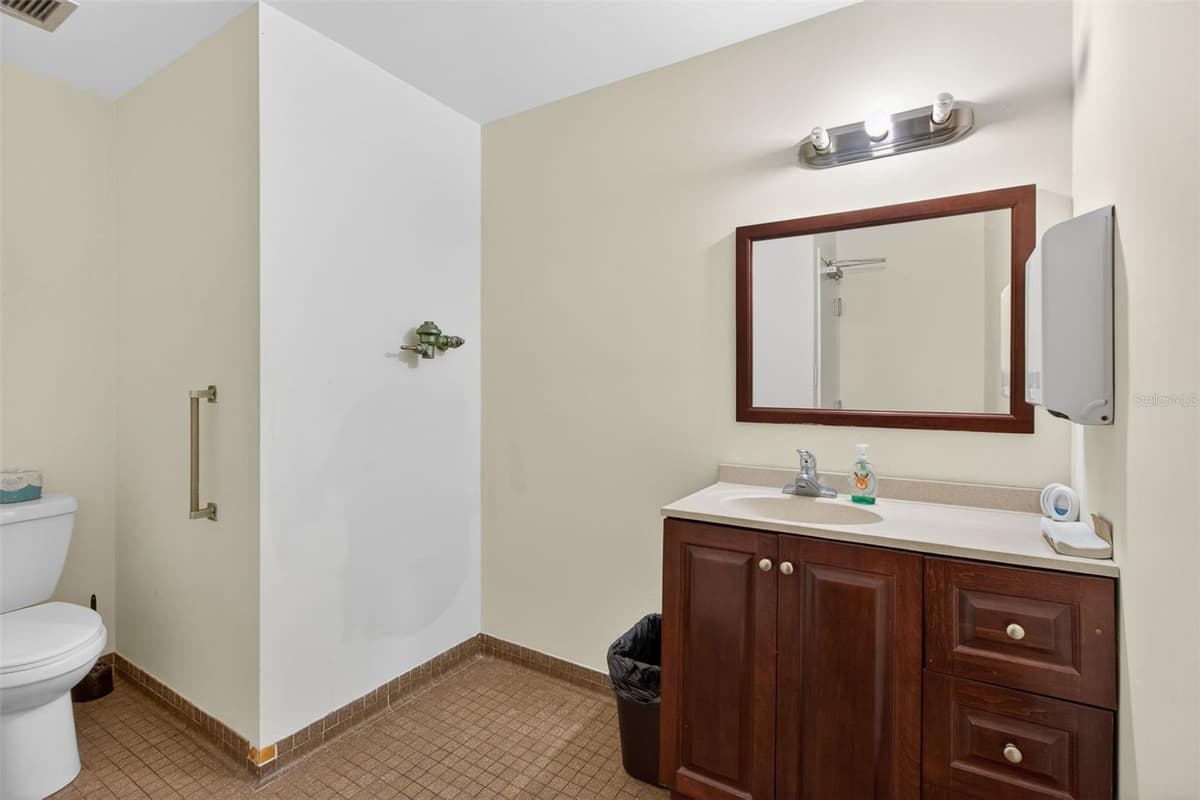 2039 INDIAN ROCKS ROAD — photo 18 of 34
