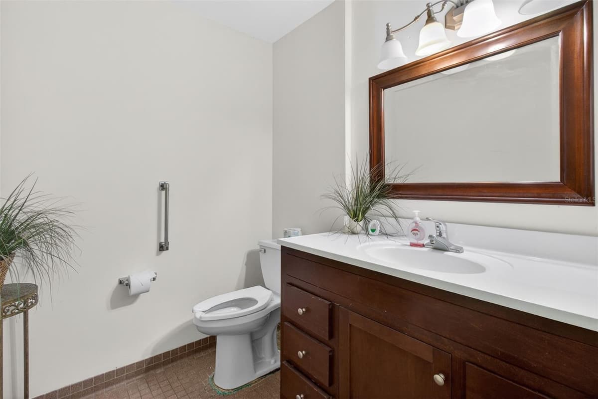 2039 INDIAN ROCKS ROAD — photo 19 of 34