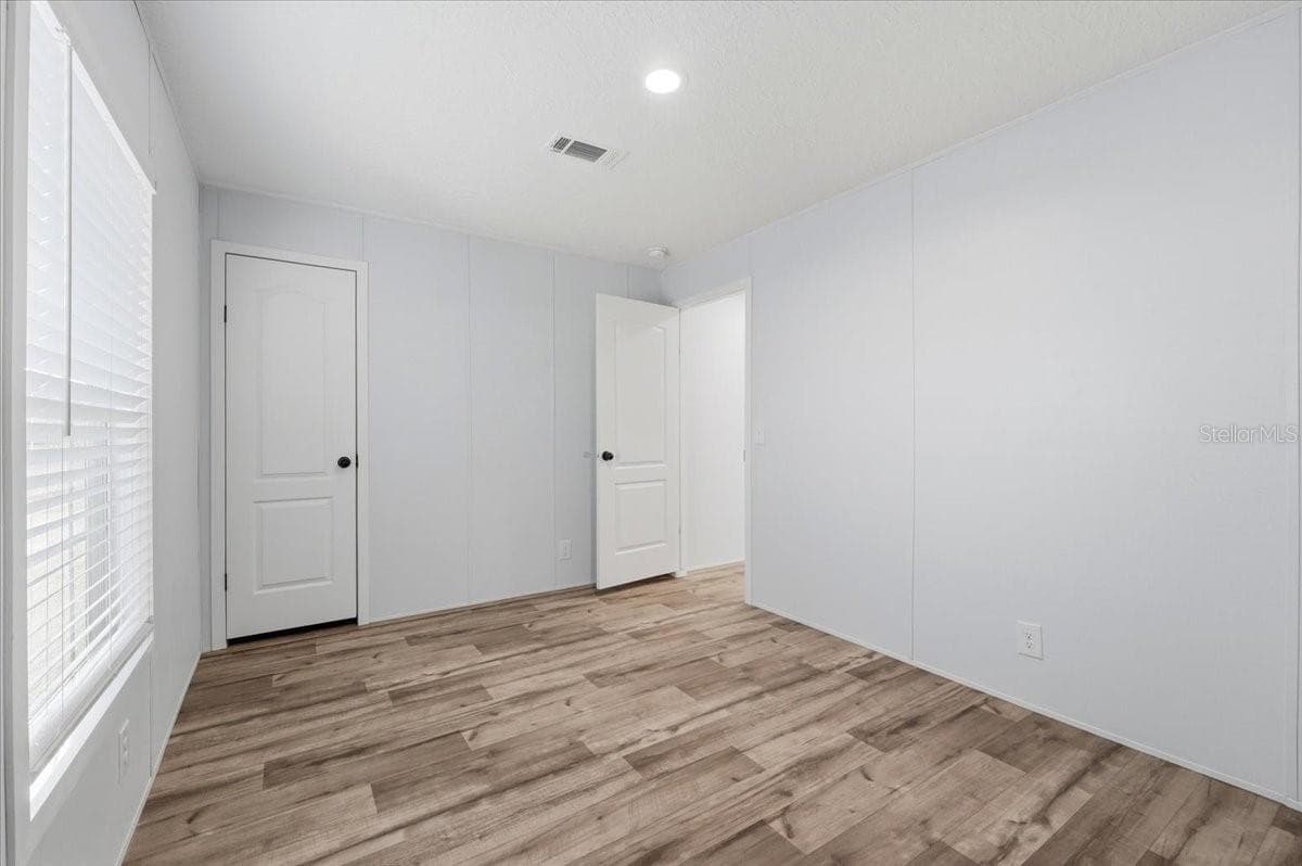 11421 RAMPART LANE — photo 34 of 38