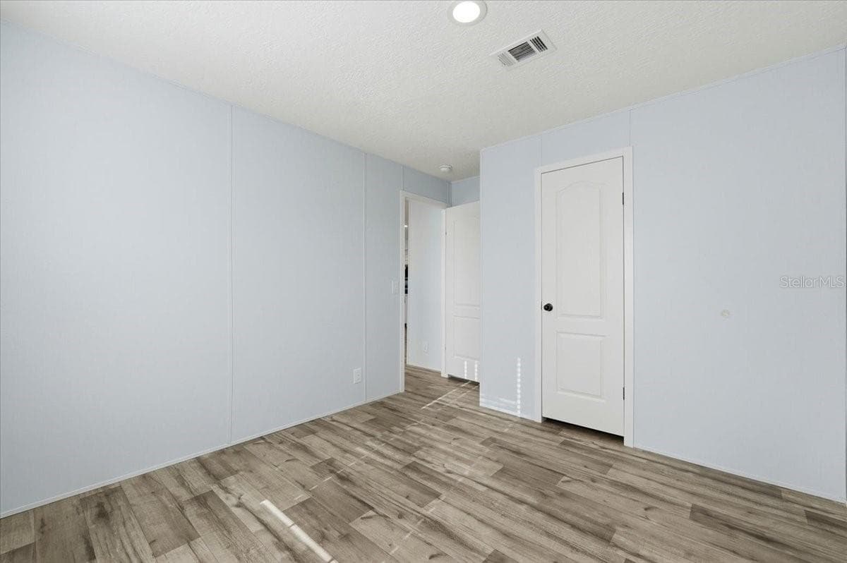 11421 RAMPART LANE — photo 36 of 38