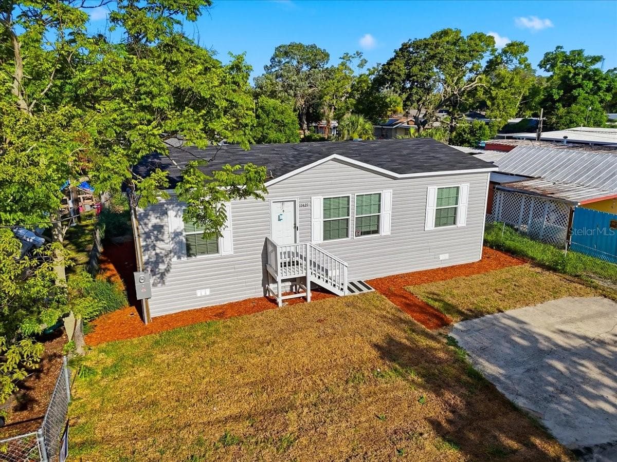 11421 RAMPART LANE — photo 9 of 38