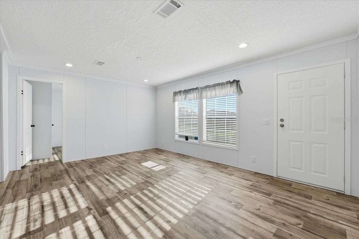 11421 RAMPART LANE — photo 22 of 38