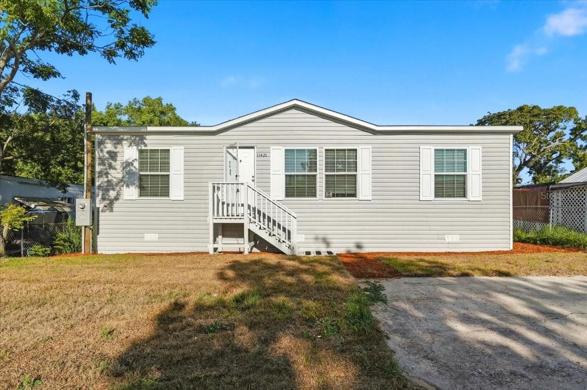 11421 RAMPART LANE — photo 4 of 38