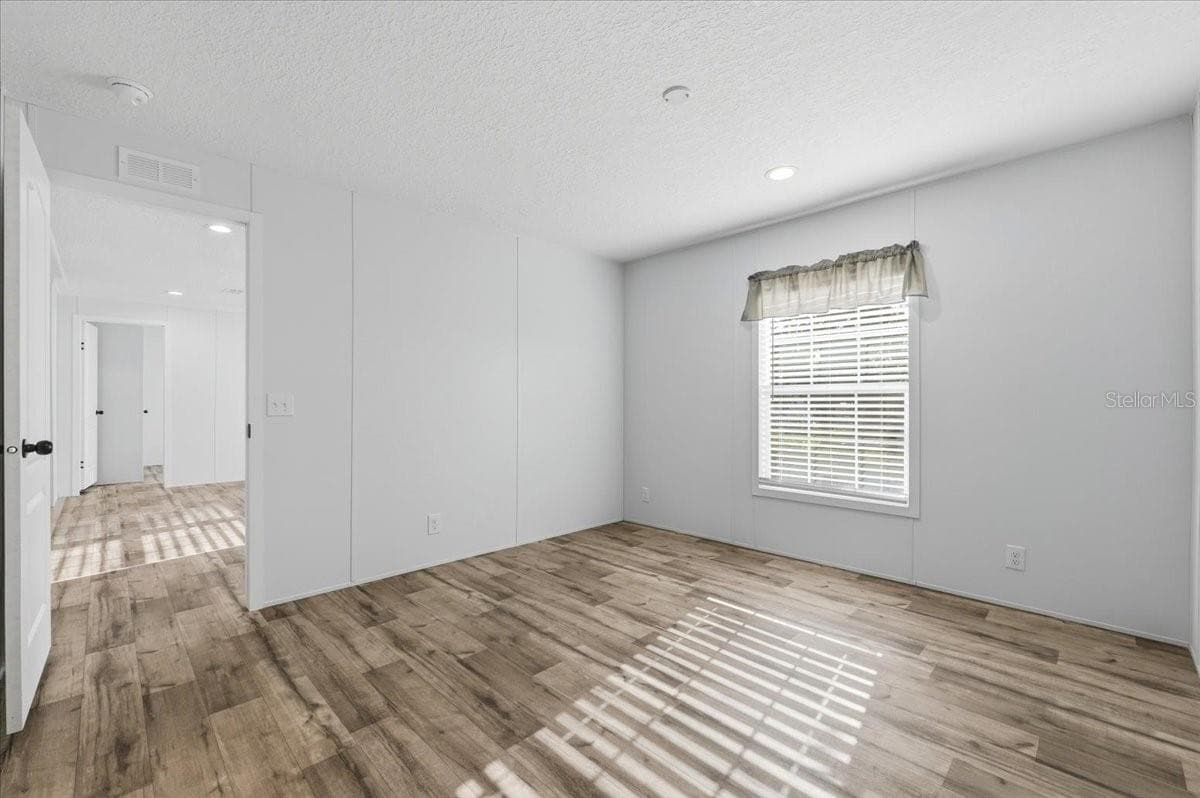 11421 RAMPART LANE — photo 33 of 38