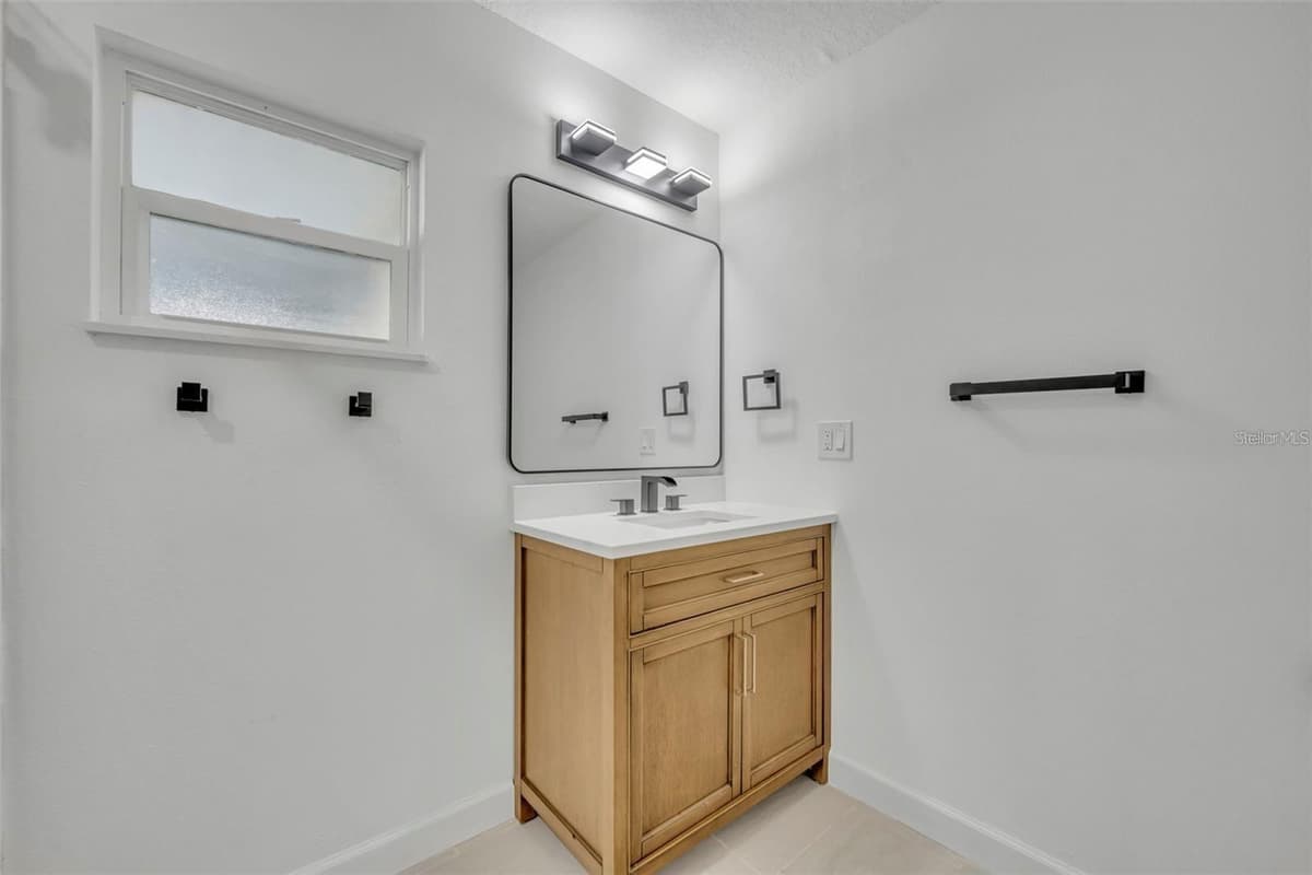 1224 HELEN STREET — photo 15 of 20