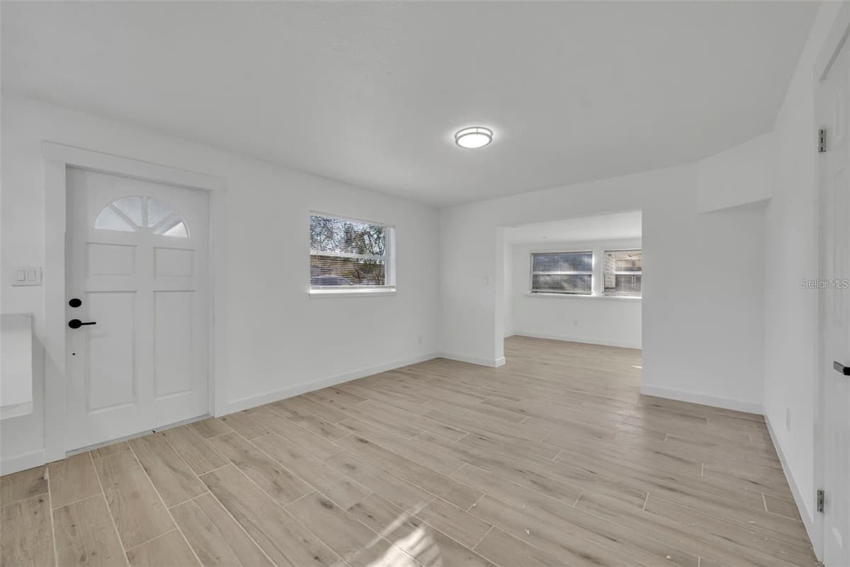 1224 HELEN STREET — photo 8 of 20