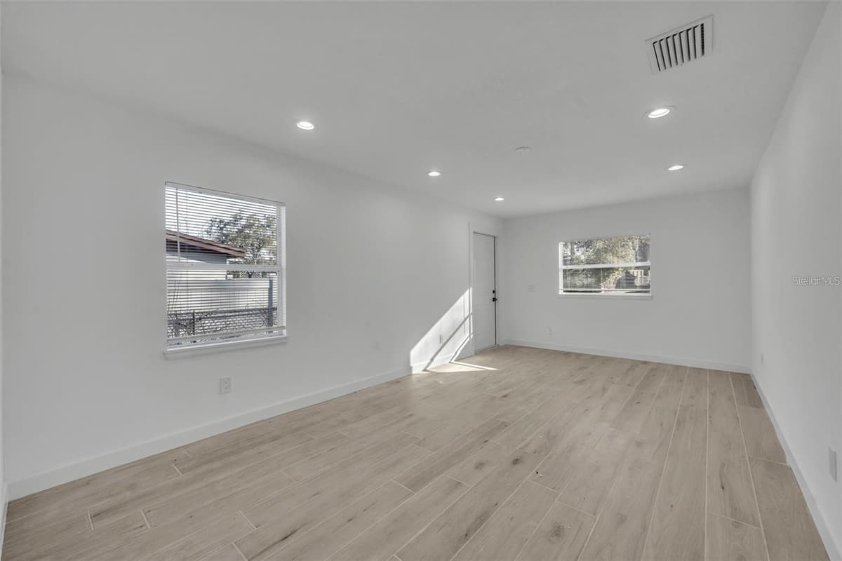 1224 HELEN STREET — photo 17 of 20