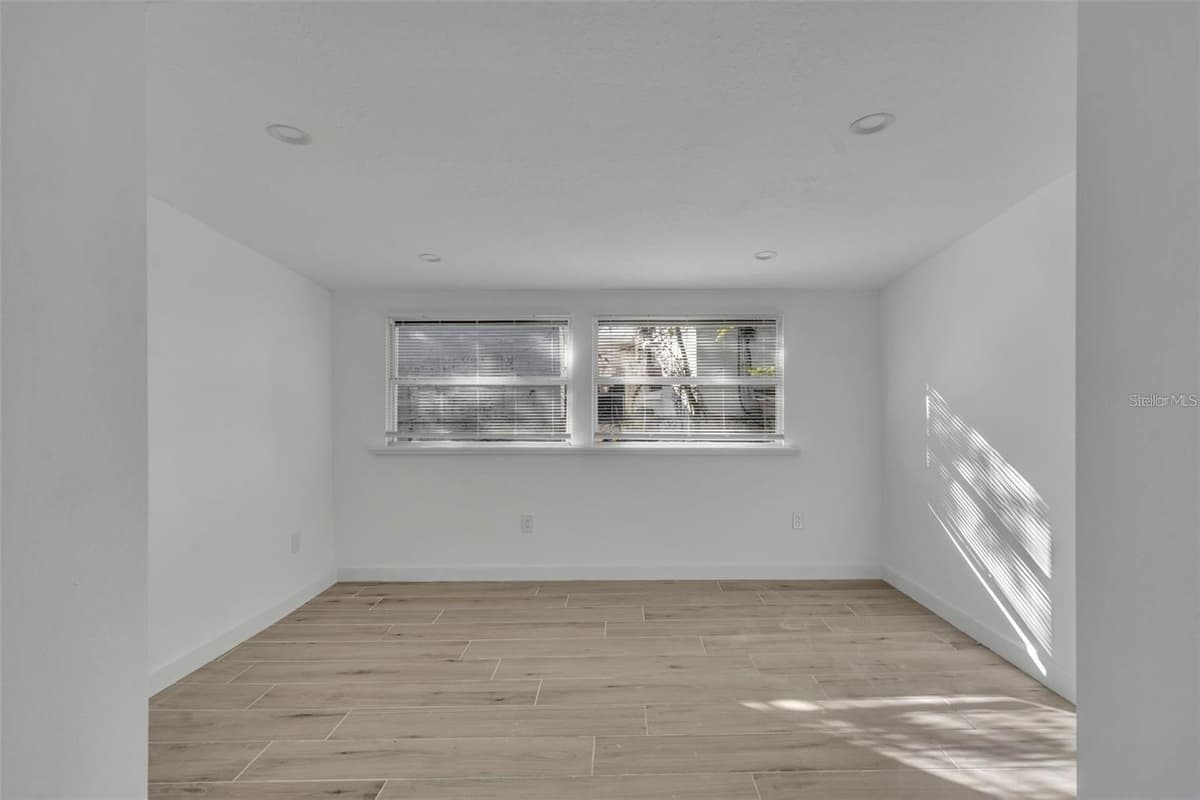 1224 HELEN STREET — photo 10 of 20