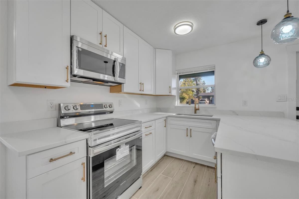 1224 HELEN STREET — photo 4 of 20