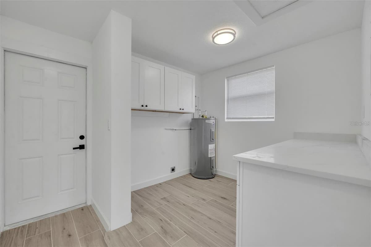 1224 HELEN STREET — photo 19 of 20