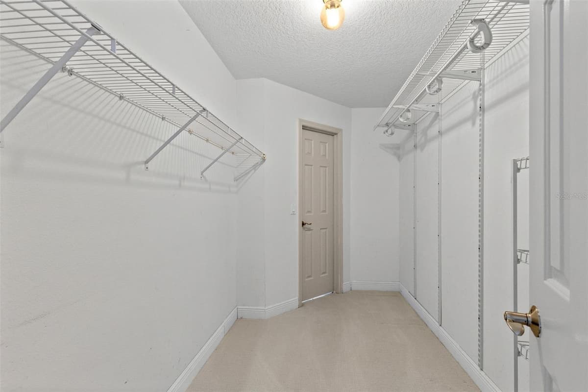 623 YORKSHIRE DRIVE — photo 15 of 34