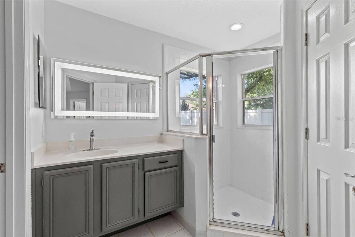 623 YORKSHIRE DRIVE — photo 14 of 34