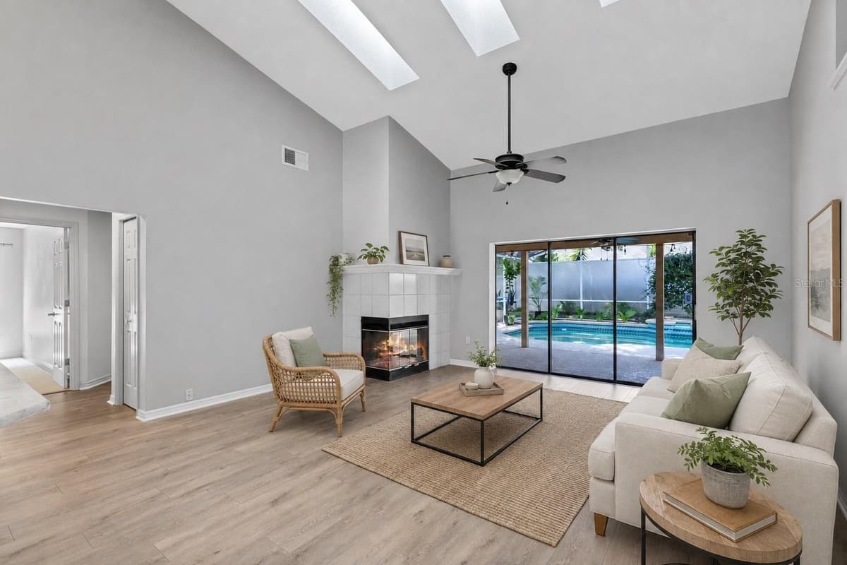 623 YORKSHIRE DRIVE — photo 7 of 34