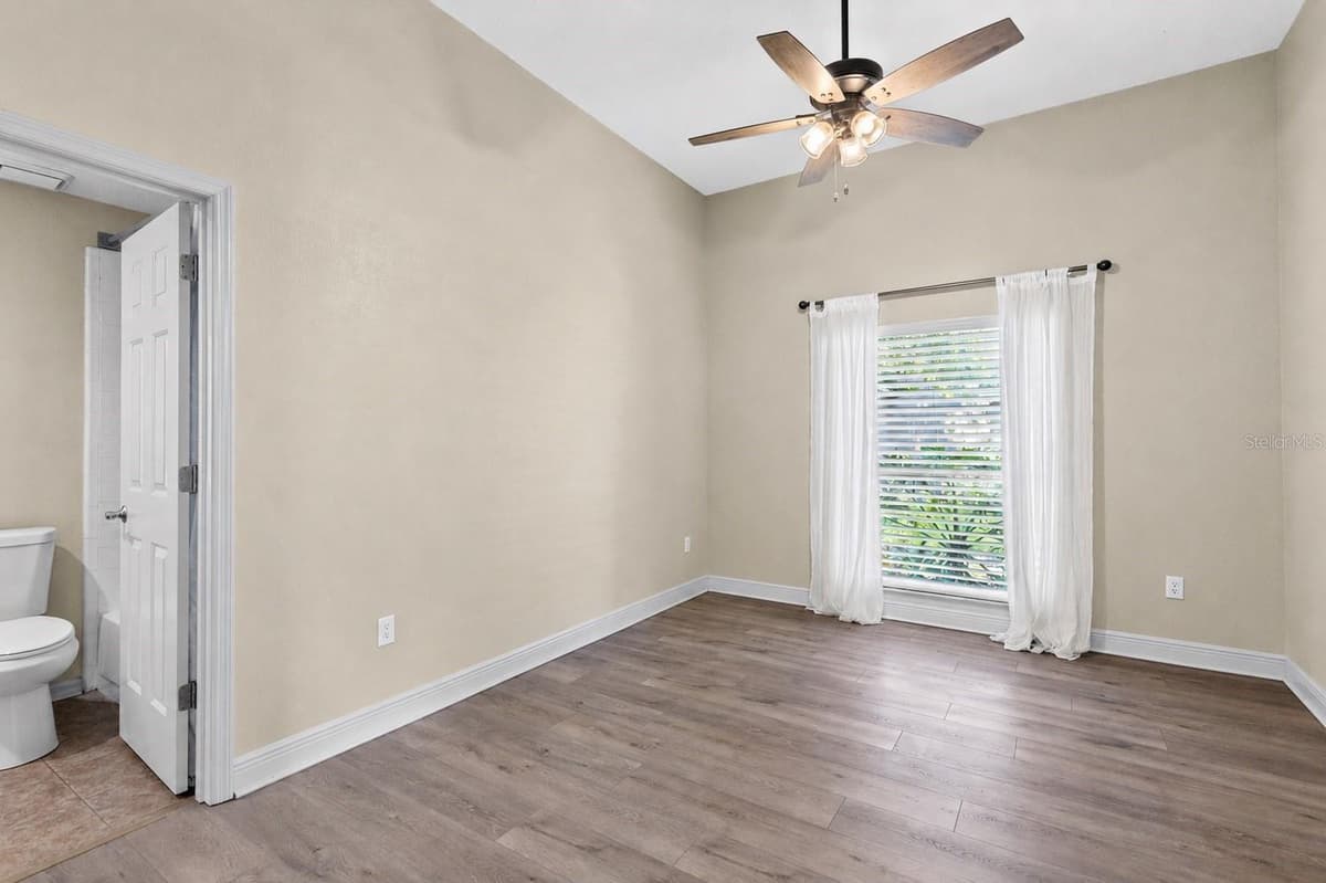 623 YORKSHIRE DRIVE — photo 20 of 34