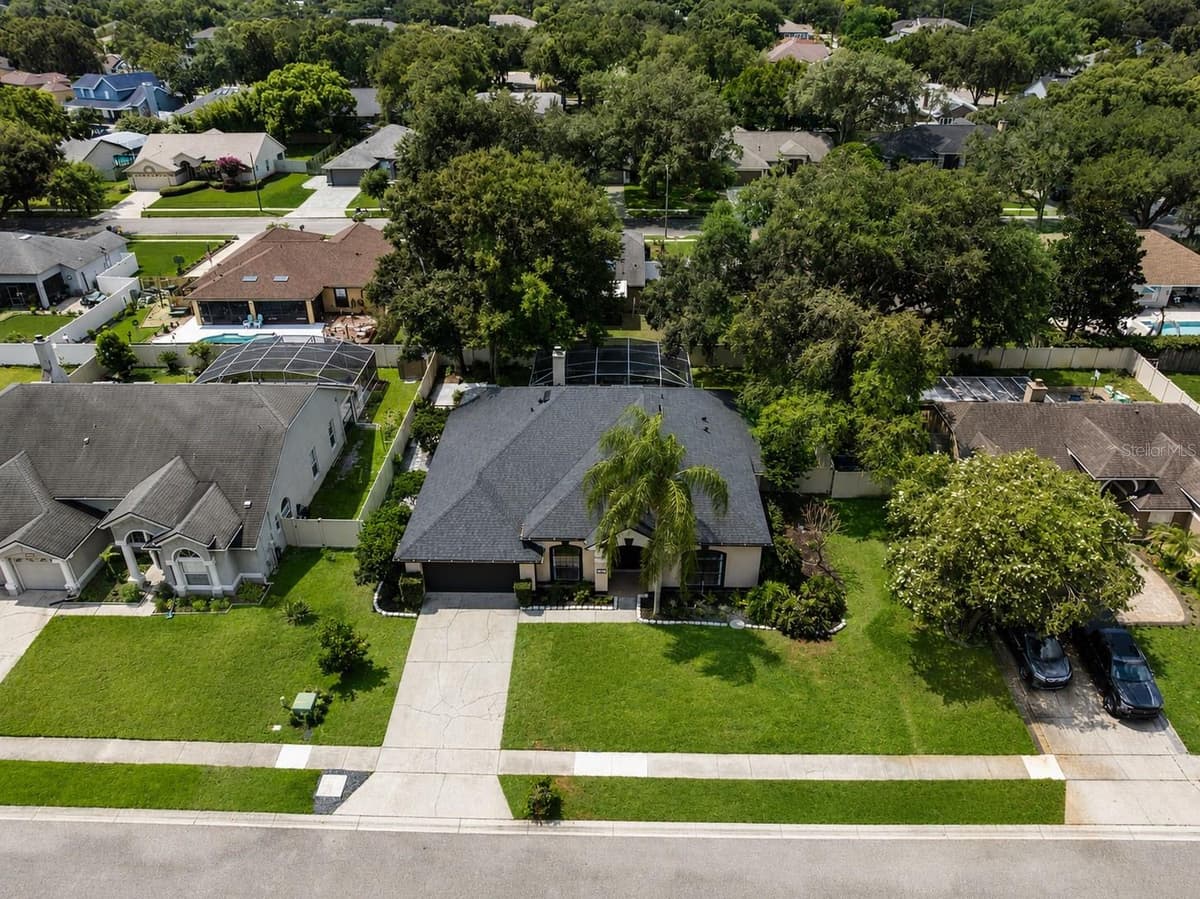 623 YORKSHIRE DRIVE — photo 32 of 34