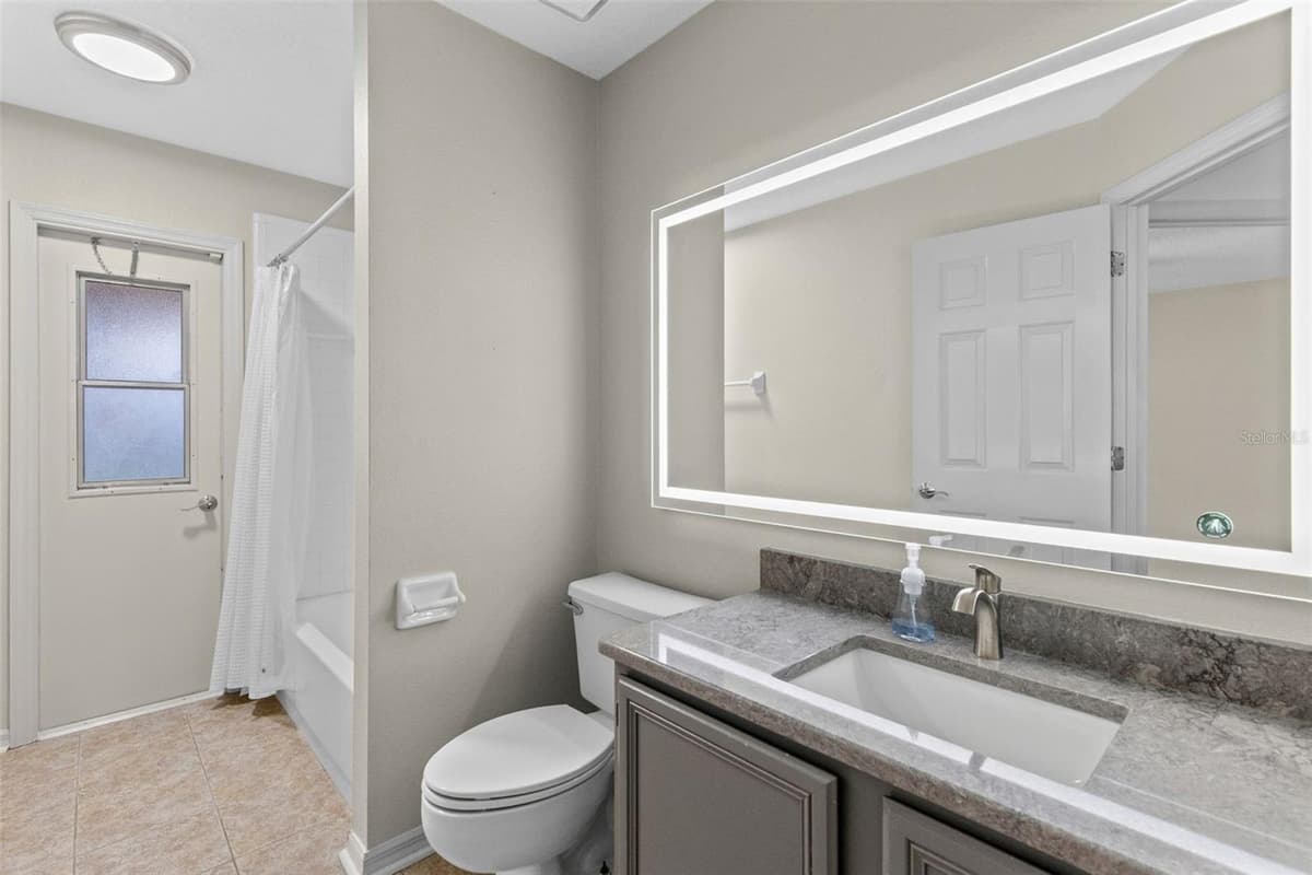 623 YORKSHIRE DRIVE — photo 18 of 34