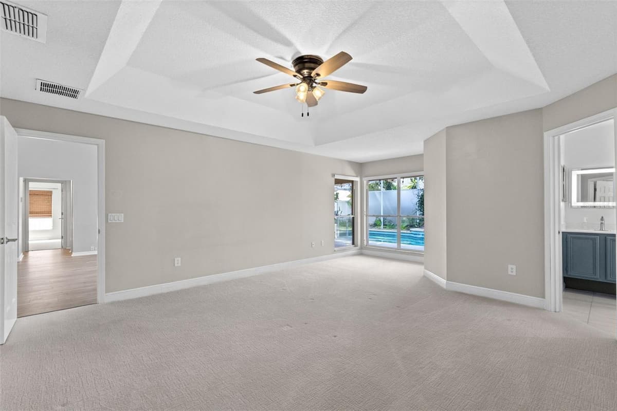 623 YORKSHIRE DRIVE — photo 13 of 34