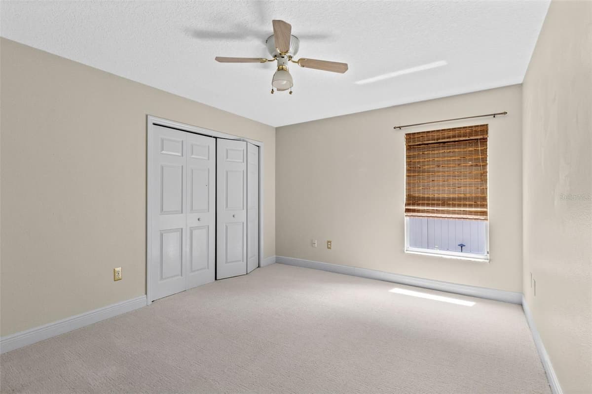 623 YORKSHIRE DRIVE — photo 17 of 34