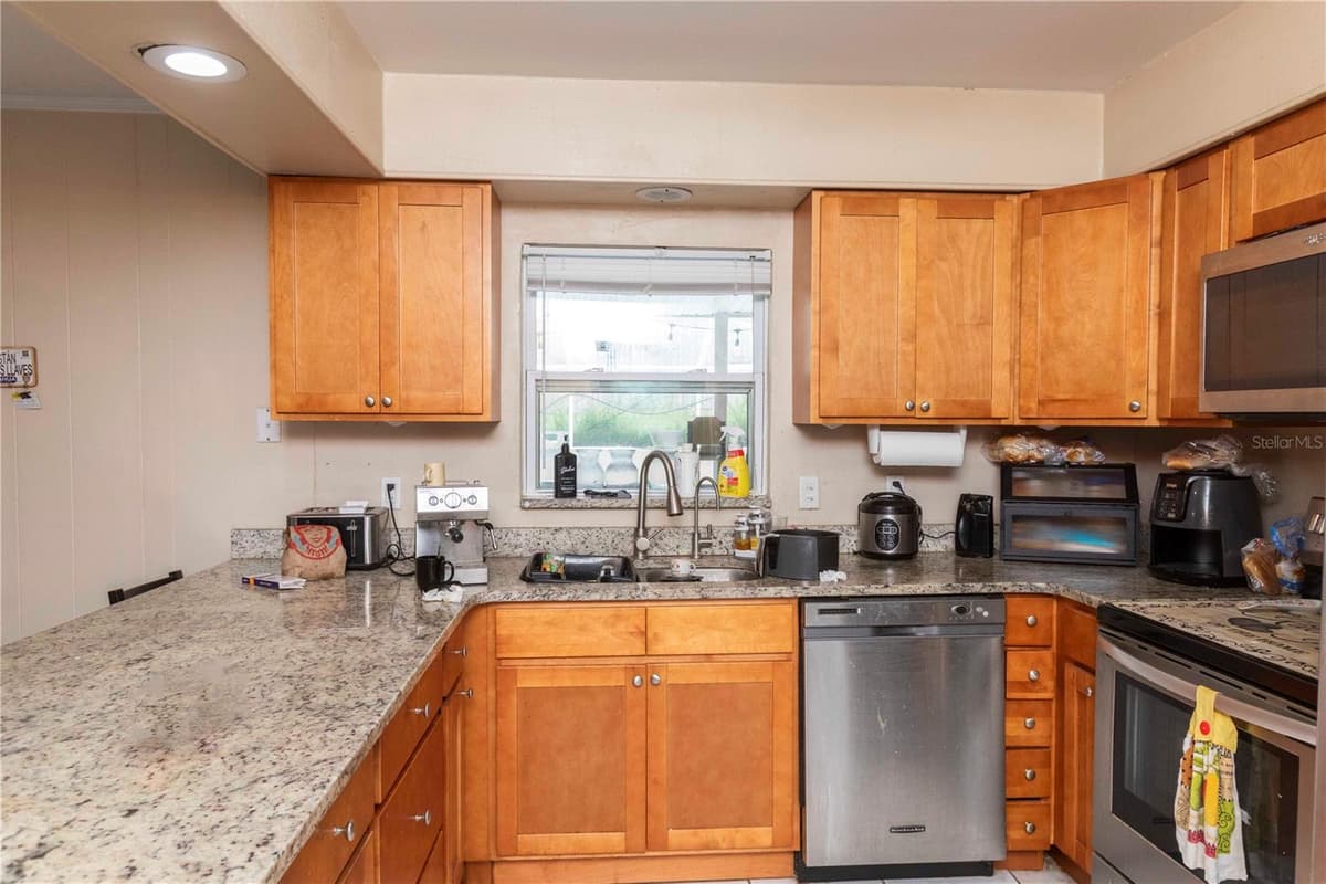 841 BRENTWOOD DRIVE — photo 8 of 24