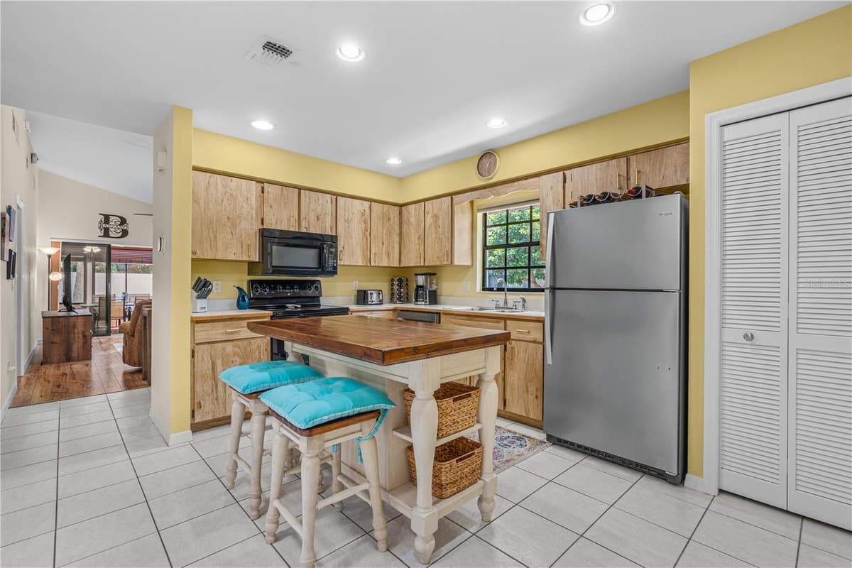 4523 NETTLE CREEK COURT — photo 13 of 42