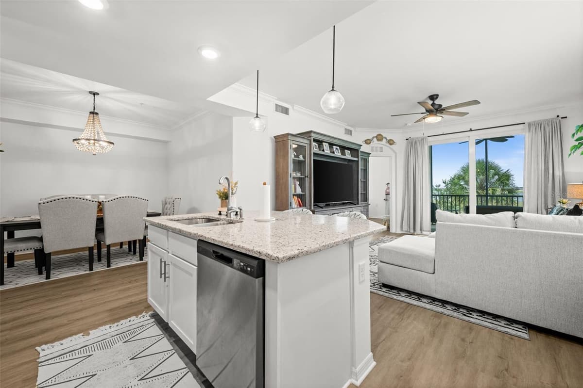 43030 GREENWAY BOULEVARD — photo 7 of 59