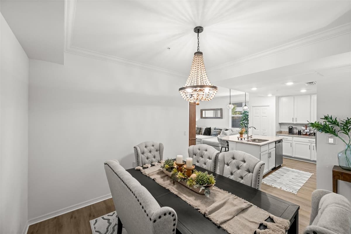 43030 GREENWAY BOULEVARD — photo 10 of 59