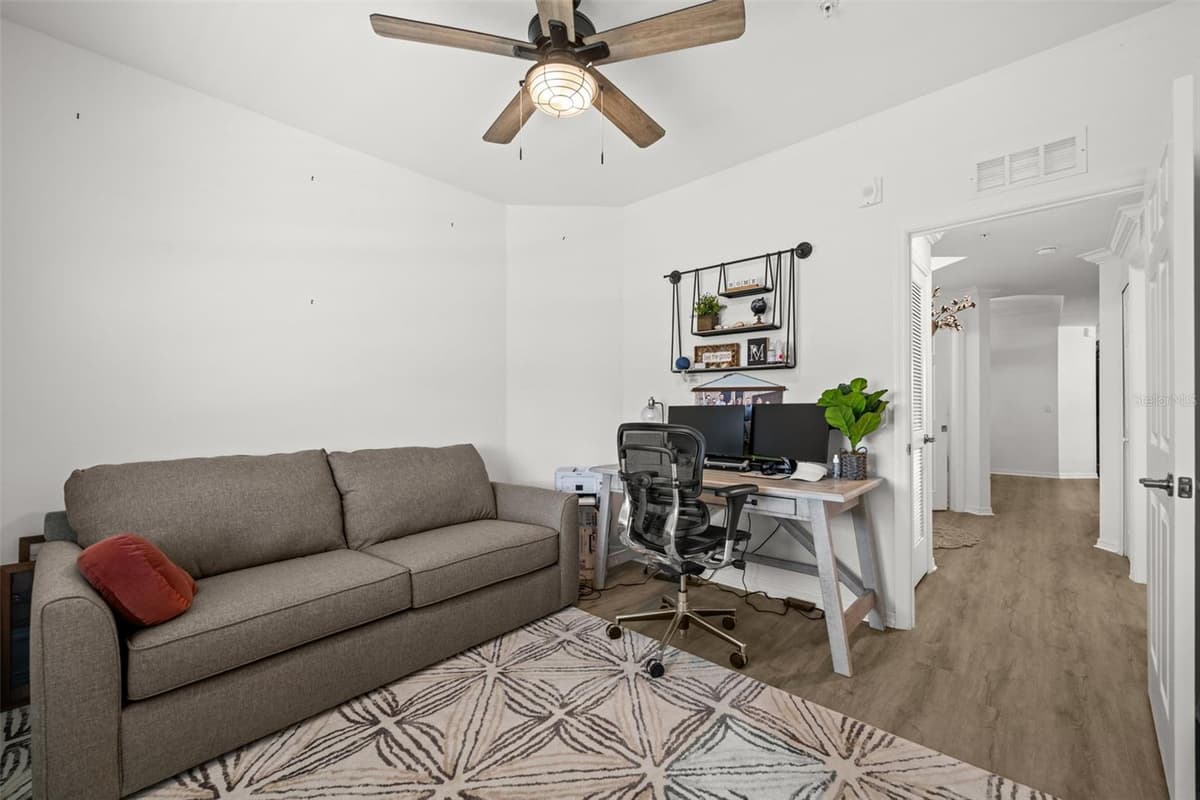 43030 GREENWAY BOULEVARD — photo 20 of 59