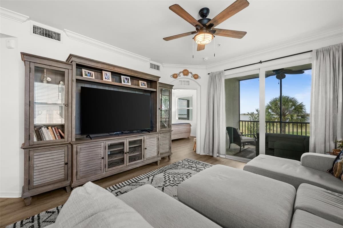 43030 GREENWAY BOULEVARD — photo 14 of 59