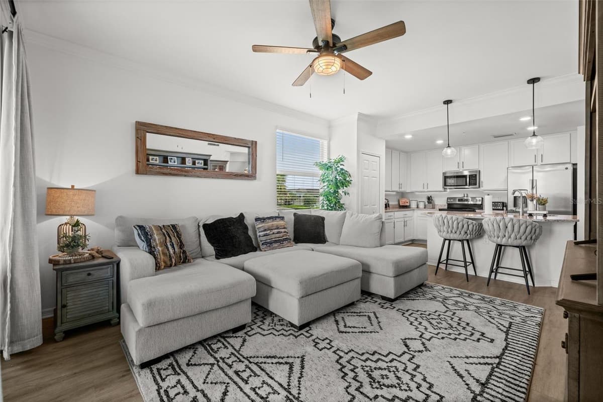 43030 GREENWAY BOULEVARD — photo 13 of 59