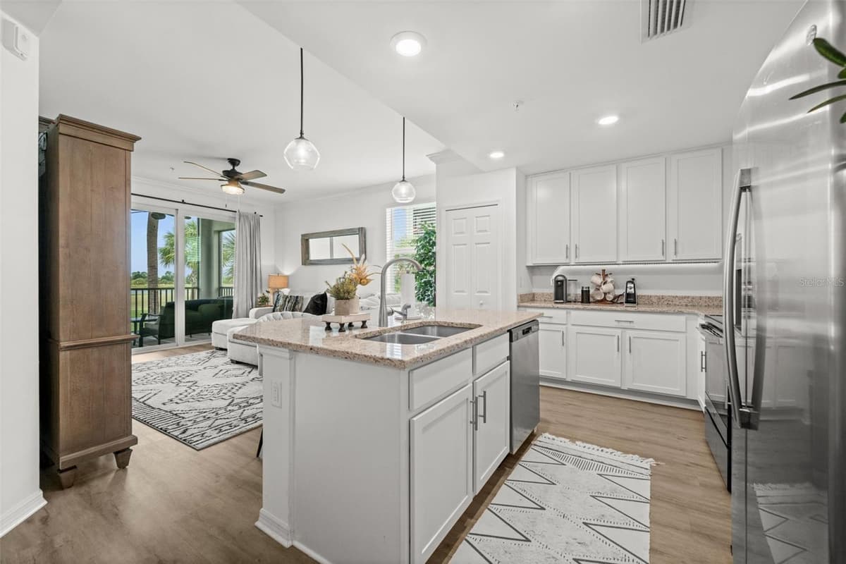43030 GREENWAY BOULEVARD — photo 5 of 59