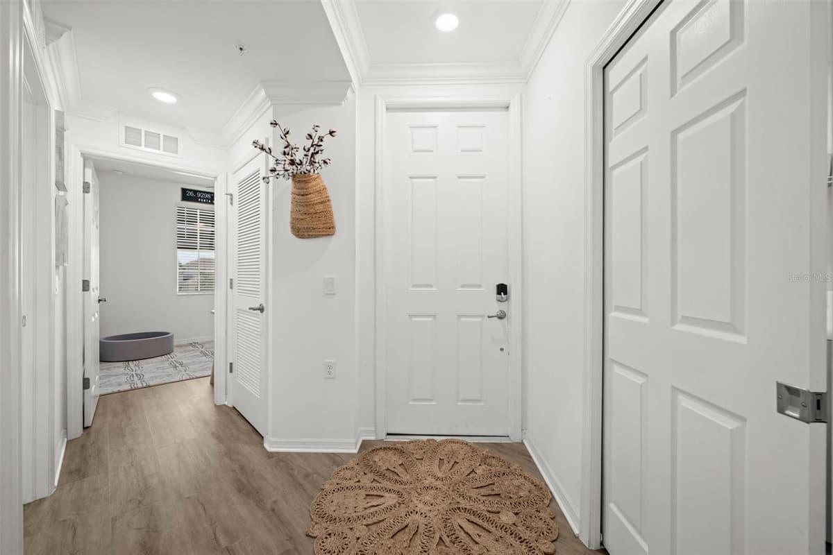 43030 GREENWAY BOULEVARD — photo 2 of 59
