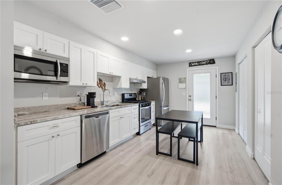 5729 75TH TERRACE — photo 4 of 17