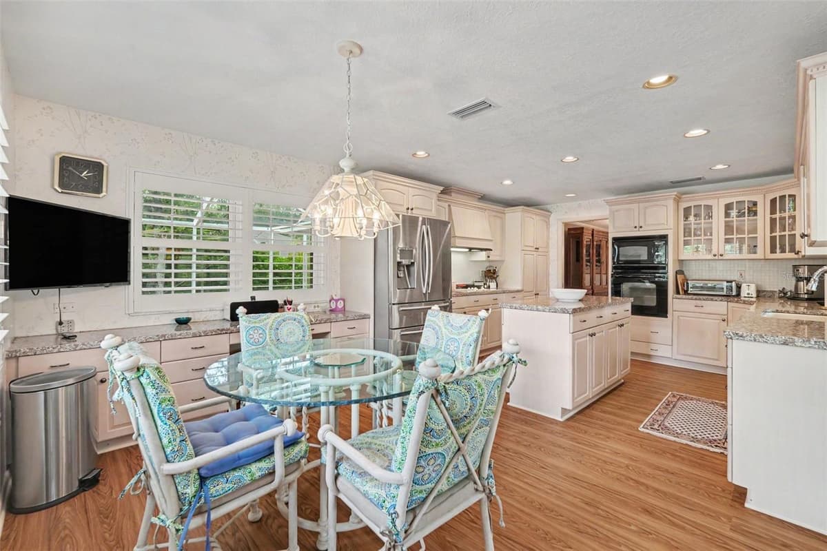 2950 ST ANDREWS BOULEVARD — photo 17 of 57